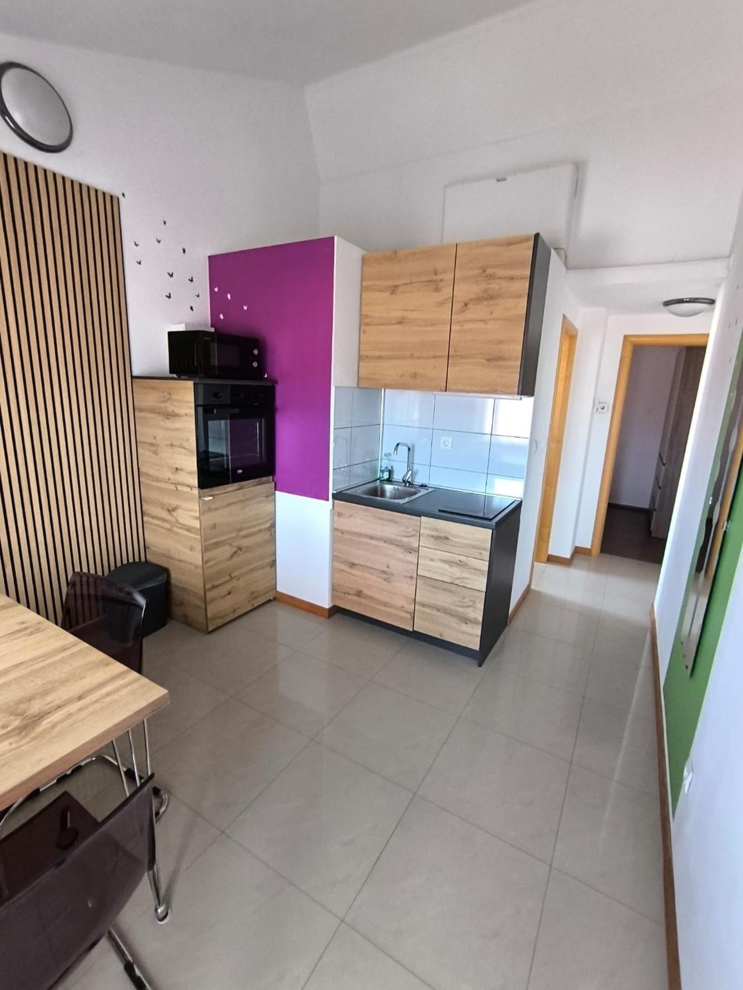 Apartments Pongrac Cres Exterior photo